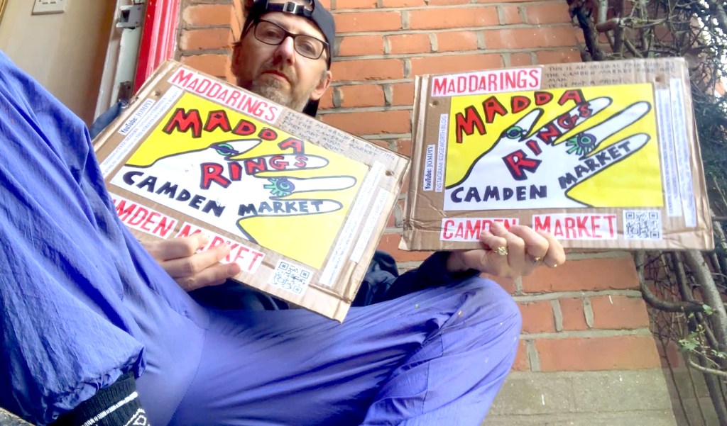 Madda Rings Paintings A4 Hand on&nbsp;Yellow